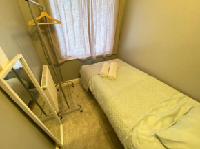 Single bed only, nearby heartlands hospital and BHX airport